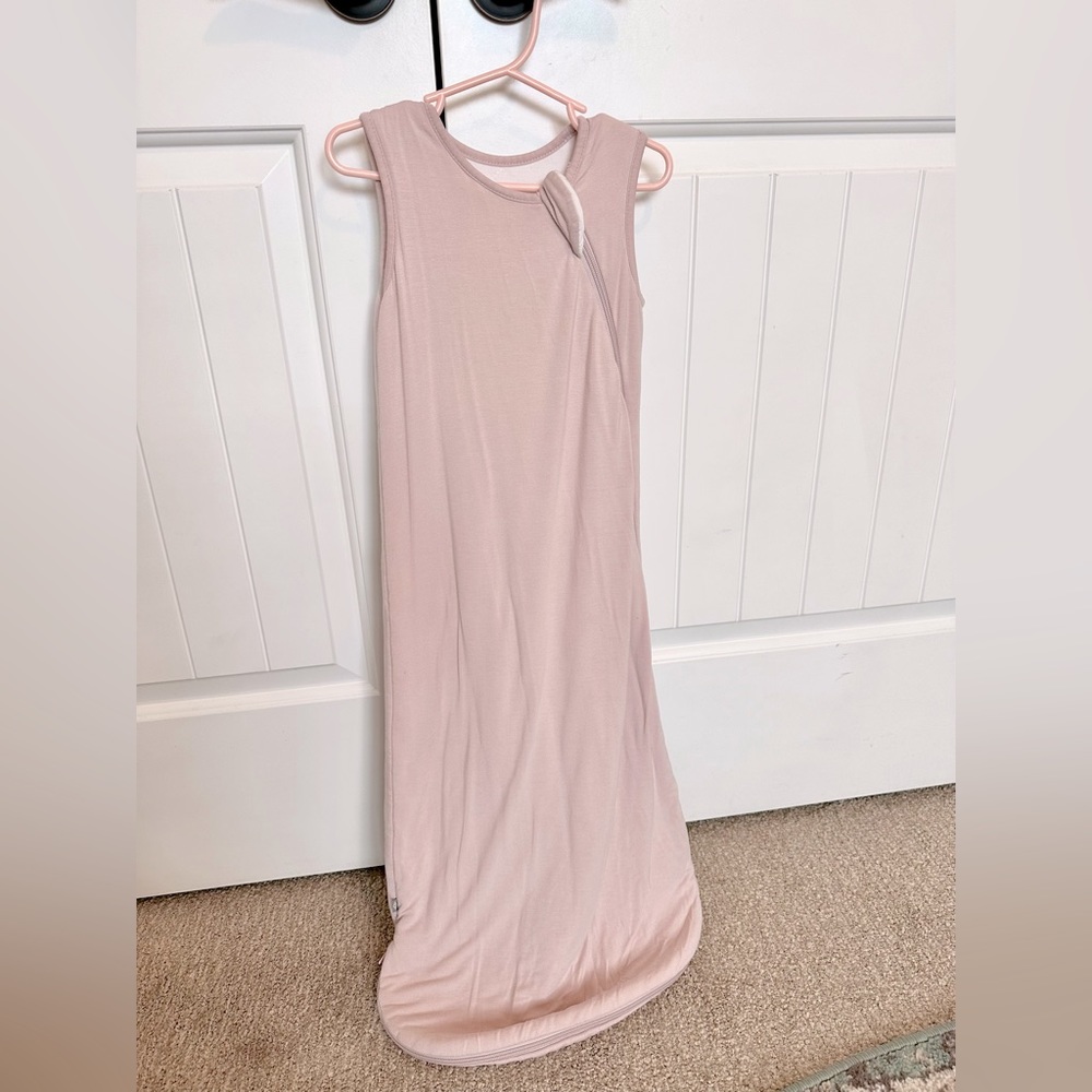 Kyte Baby blush pink sleep sack. Size medium Tog 1.0.